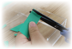 ハサミで切るお仕事